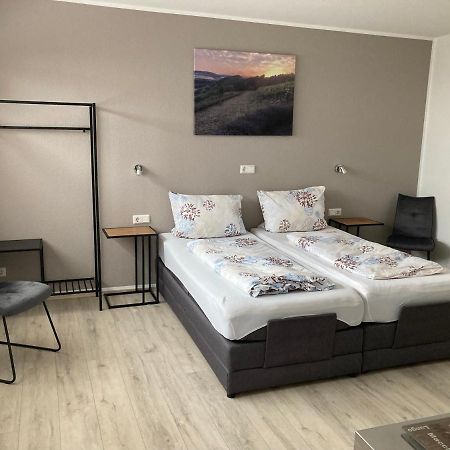 Hotel Boardinghouse Alte Bank Wollstein Esterno foto