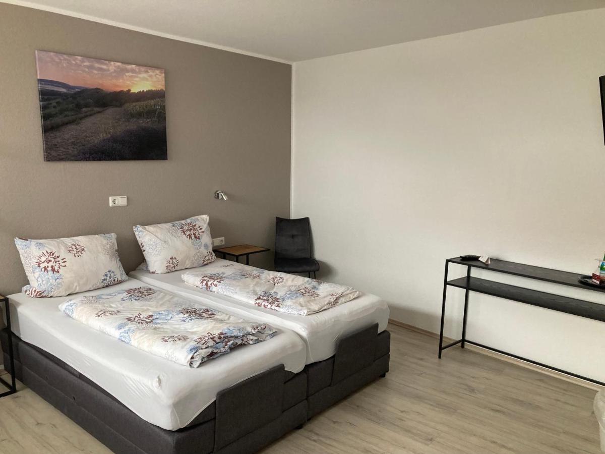 Hotel Boardinghouse Alte Bank Wollstein Esterno foto