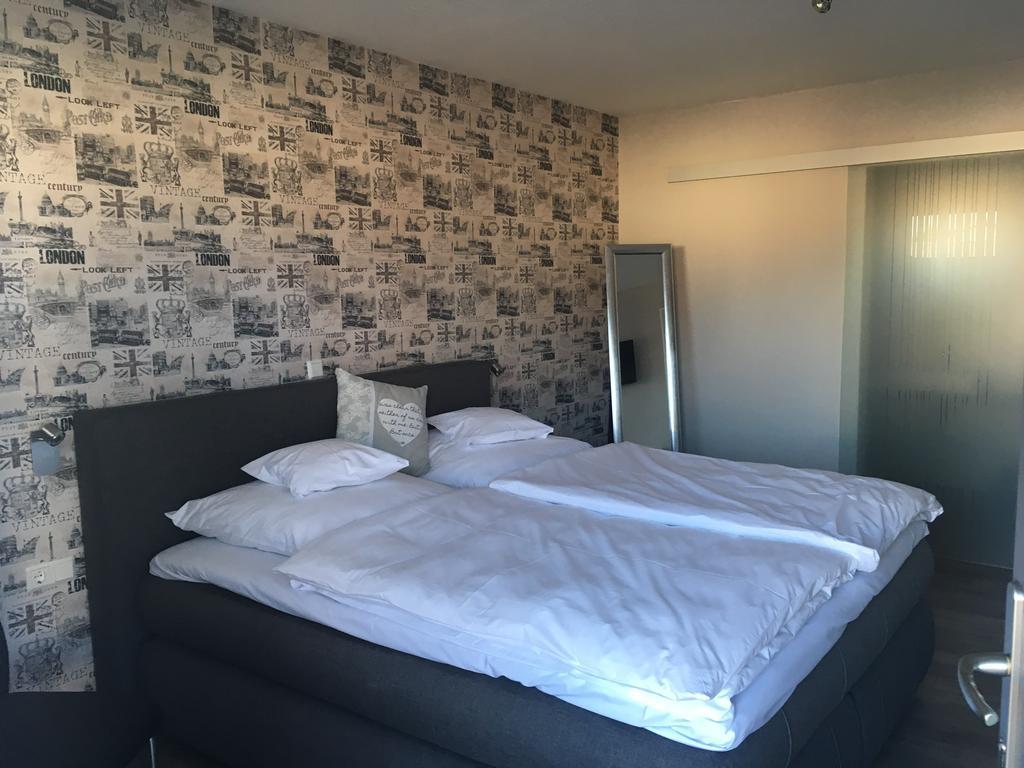 Hotel Boardinghouse Alte Bank Wollstein Esterno foto