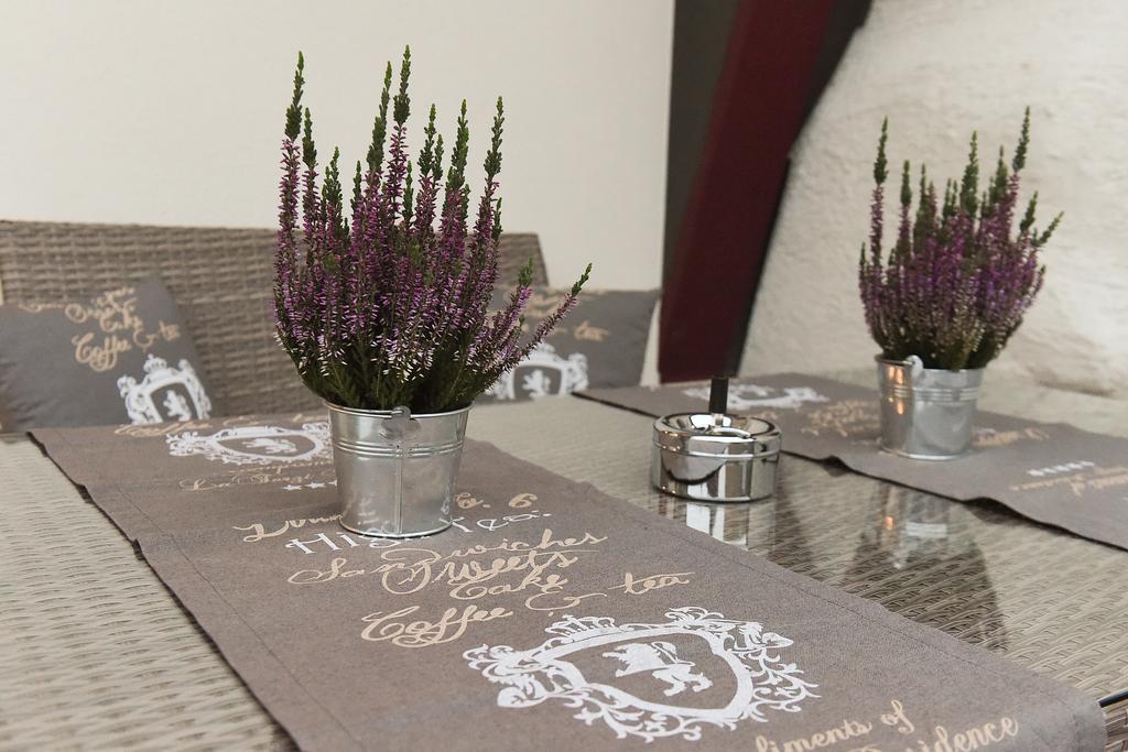 Hotel Boardinghouse Alte Bank Wollstein Esterno foto