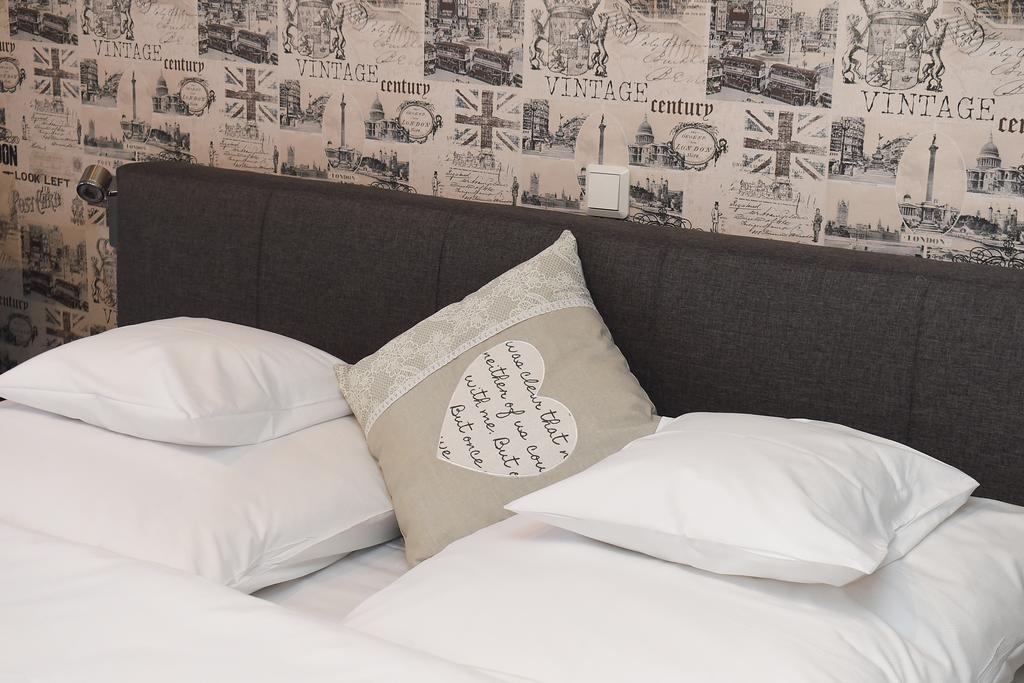 Hotel Boardinghouse Alte Bank Wollstein Esterno foto